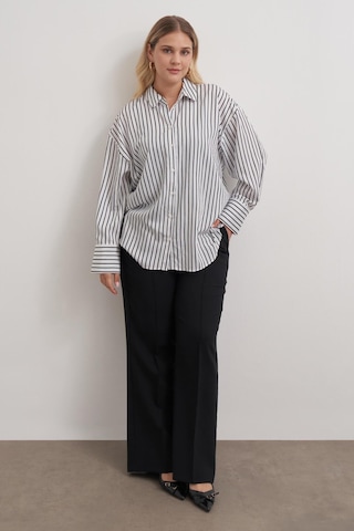 Parıltılı İplikli Çizgili Gömlek-3360 Beyaz