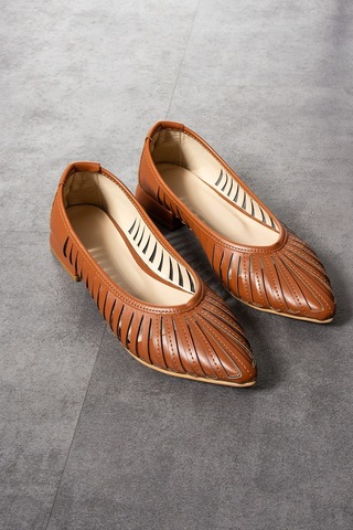 Zenneshoes Kadın Babet Lazer Kesim Lastikli Taba K.