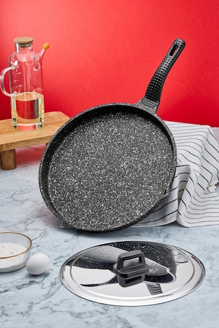 Taç Döküm Granit Kapaklı Balık Tavası Hamsi Tava 34 Cm Siyah