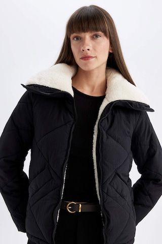 DeFacto Su İtici Puffer Şişme Mont Kapitoneli İçi Suni Kürklü Rüzgar Geçirmez Cepli A0756AX24WNBK27 Siyah