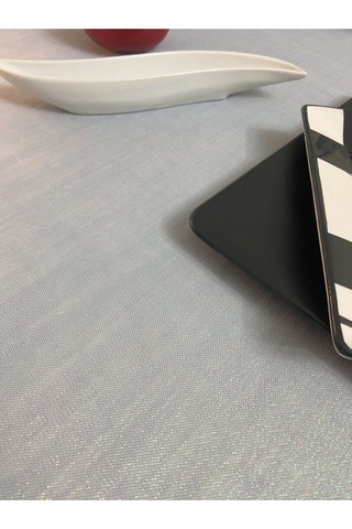 Dantel Detaylı Simli Dertsiz Masa Örtüsü Gri
