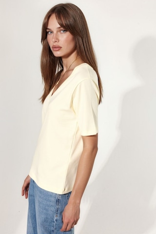 Hiccup Busem V Yaka Düz Regular Fit Pamuk T-shirt Sarı