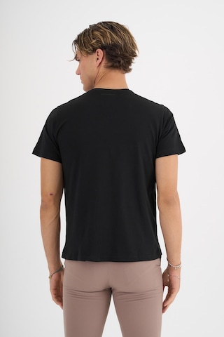 Erkek Siyah Baskılı %100 Pamuklu Standart Kalıp T-shirt Beyaz