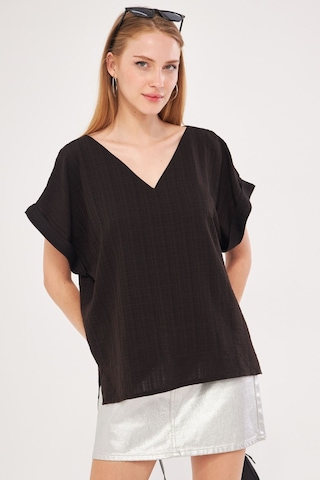 Armonika Kadın Siyah V Yaka Yanları Yırtmaçlı Arkası Uzun Duble Kol Detaylı Oversize Bluz Arm-24y001074
