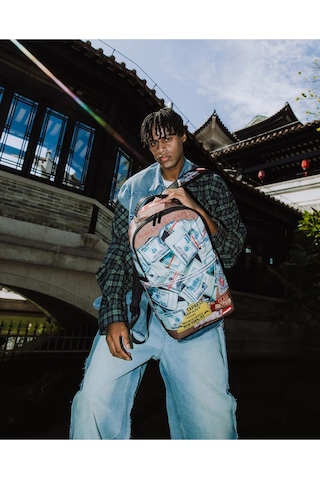 Sprayground Overnight Express Sırt Çantası, Su Geçirmez 900d Polyester, Laptop Bölmeli Beyaz