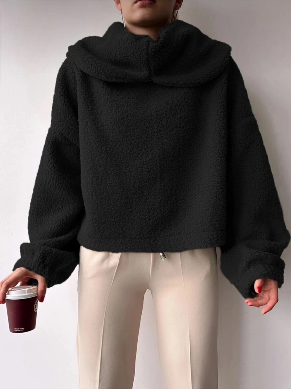 Mamayaga Kadın Tasarım Peluş Dökme Yaka Spor Şık Rahat Crop Sweat Curve Kazak Siyah
