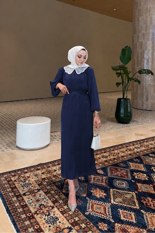 Riella Butik Dantel Yakalı Zarif Tesettür Elbise Lacivert