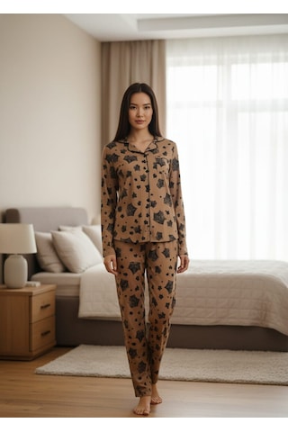 Kadın Pamuklu Yaprak Desenli Boydan Düğmeli Likralı Pijama Takım Kahverengi
