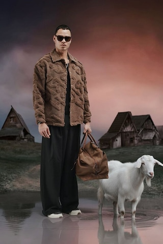 Oversize Önü Çıtçıt Kapamalı Astarsız Ve Cepsiz Peluş Ceket Kahverengi