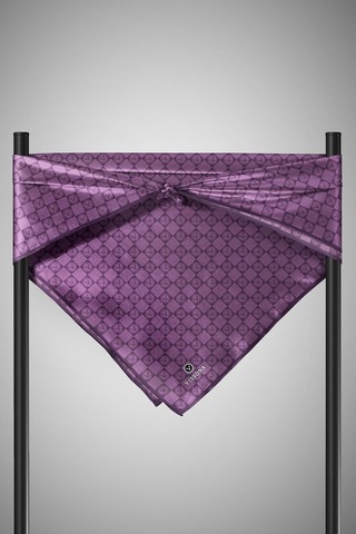 Vissona %100 Twill İpek Monogram Desenli Sirke Renkli 90x90 Eşarp Dikim Şekli : El Dikişi Çok Renkli