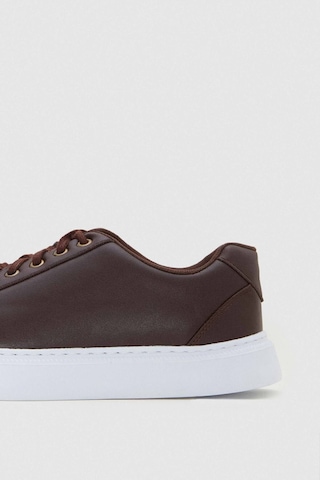 D's Damat Kahverengi Kalın Beyaz Tabanlı Bağcıklı Sneaker Ayakkabi 0EC09ORT0378 Kahverengi