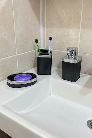 6 Parça Banyo Seti Çöp Kovası, Wc Fırça, Tuvalet Kağıtlık, Diş Fırçalık, Sıvı Sabunluk, Sabunluk Krom - Siyah