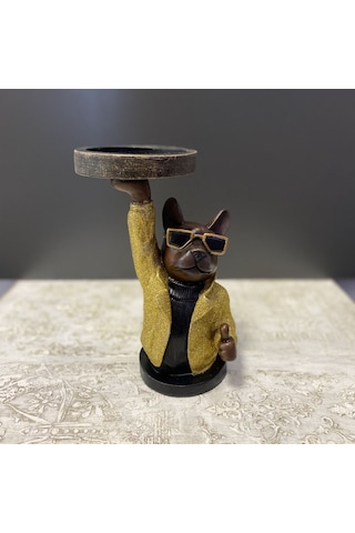 Tepsili Servis Yapan Buldog Köpek