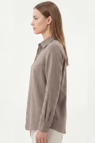 Goffra Kadın Gia %100 Doğal Keten Gömlek - Klasik Yaka Basic Minimalist Tasarım Kahverengi W207-k0401-02
