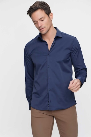 Morven Erkek Lacivert Slim Fit Dar Kesim Düz Sert Yaka Uzun Kollu Gömlek Lacivert