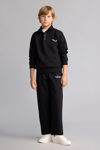 Defacto Regular Fit Yarım Fermuarlı Dik Yaka İçi Yumuşak Tüylü Yazı İşlemeli Sweatshirt Erkek Çocuk H9689a826wnbk81 Siyah-bk81
