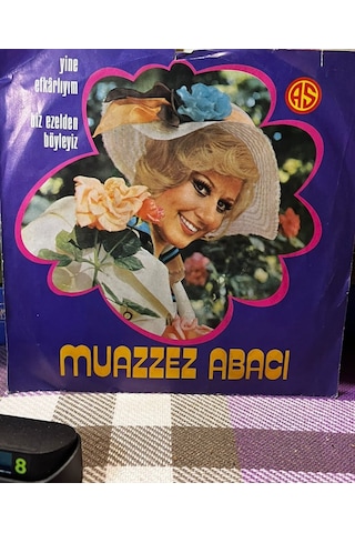 Muazzez Abacı - Yine Efkârlıyım / Biz Ezelden Böyleyiz 7" Vinyl 45'lik