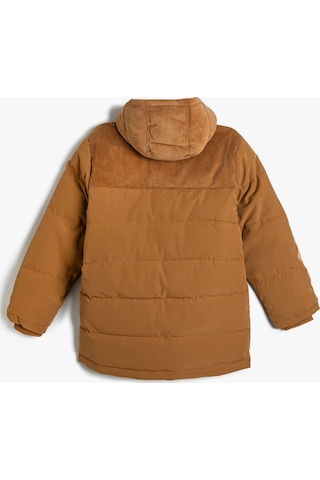 Koton Oversize Şişme Mont Kapüşonlu Astarlı Cepli Fermuarlı Kadife Kumaş Detaylı Kahverengi 4wkb00006tw 4WKB00006TW532 Kahverengi