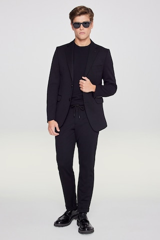 AC&Co / Altınyıldız Classics Erkek Sıyah Slim Fit Dar Kesim Mono Yaka Beli Bağlamalı Kapak Cepli Esnek Takım Elbise Siyah