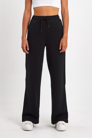 MMetalic Kadın Mevsimlik Salaş Geniş Rahat Paça Yan Cepli Siyah Eşofman Altı Siyah 001