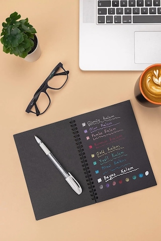 Mcolor Siyah Yapraklı Spiralli Defter (30 Yaprak, A5 Ve Pensan Beyaz Neon Jel Kalem