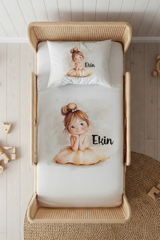 %100 Pamuk Saten İsme Özel İsimli 100x200 Tek Kişilik Lastikli Çarşaf Seti Küçük Kız Beyaz