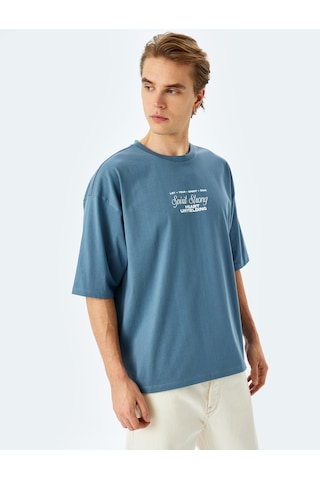 Koton Pamuklu Tok Kumaş Kısa Kollu Bisiklet Yaka Slogan Baskılı Oversize Tişört Mavi 5sam10182hk Mavi