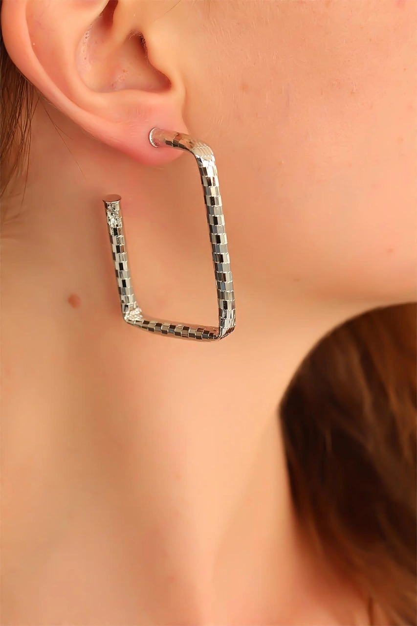 Bayan Kare Küpe Altın