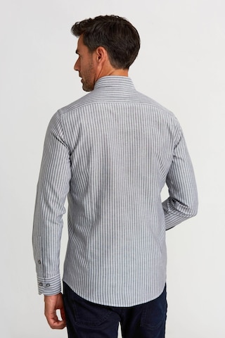 Bisse Bisse Spor Gömlek Modern Fit U. Kol Paşa Yaka Düğmeli Oxford Çizgili Spor Sıyah Gmczg1622300205 D99 Siyah