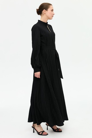 Kolye Detaylı Kloş Elbise Siyah Siyah