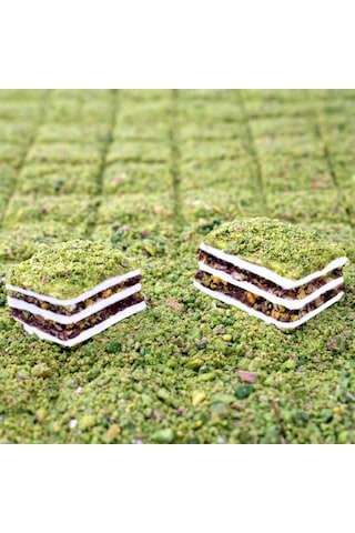 Lokum Atölyesi Sultan Baklava Şekilli Antep Fıstıklı Lokum 500 G