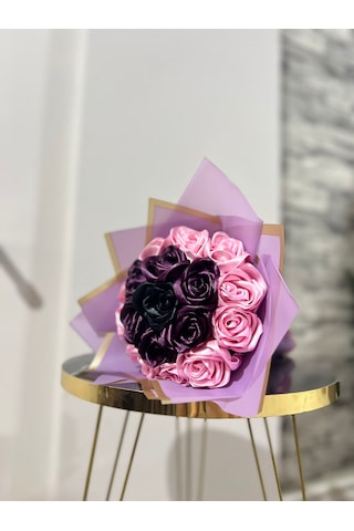 Pembe Mor Saten Gül Buketi Çiçek Açık Renk