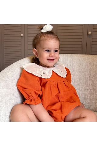 Fisto Yaka Keten Kız Bebek Romper Toka Takım 001