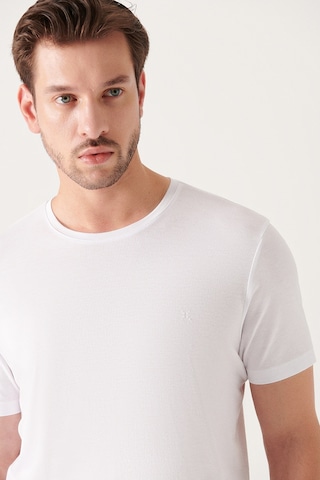 Avva Erkek Beyaz Ultrasoft Bisiklet Yaka Düz Standart Fit Normal Kesim Modal T-Shirt B001171 Beyaz