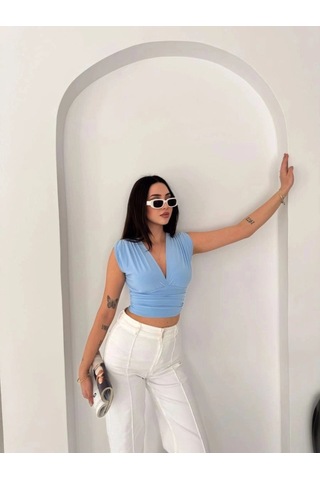 Freedom Storee Kadın Vatkalı Kolsuz V Yaka Drapeli Crop Bluz Likralı Fit - Bebek Mavisi Çok Renkli