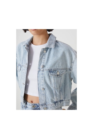 LC Waikiki Lcw Vision İndigo Gömlek Yaka Oversize Crop Kadın Jean Ceket Lıght Indıgo Rod