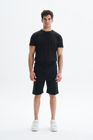 AR-MA Arma Erkek Regular Fit Basic Süprem % 100 Pamuk Yandan Ve Arka Cepli Şort Y29504279302 Siyah