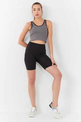 Tommy Life Gri Basic Sıfır Kol Dar Kalıp U Yaka Kadın Crop Top Atlet - 97162 Gri