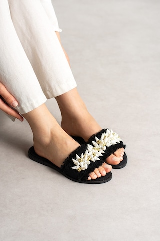 Dabab Shoes Shella Kadın Deniz Kabuğu Ve İnci Detaylı Siyah Hasır Dokulu Düz Taban Açık Burun Terlik