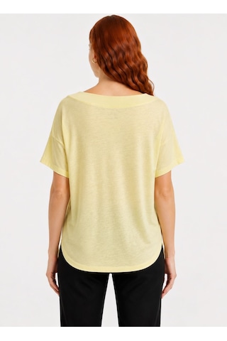 Neden Tekstil Kadın Rahat Kesim Sarı Yarım Balıkçı Yaka T-shirt