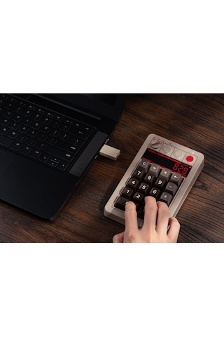 8bitdo Retro 18 C64 Edition Kablosuz Mekanik Numpad,hesap Makinesi Modu,windows Ve Android Uyumlu Kahverengi