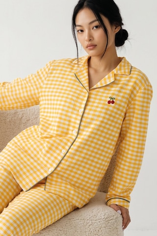 Siyah İnci Ekose Desenli Nakışlı Yumuşak Tuşe Kışlık Düğmeli Örme Pijama Takımı 8080 Sarı Ekose