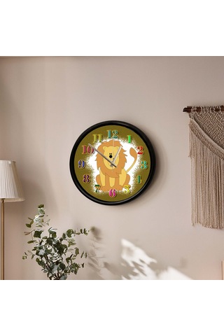 Sevimli Aslan Tasarımlı Çocuk Odası Dekoratif Duvar Saati 28 Cm Sessiz Mekanizma Çok Renkli