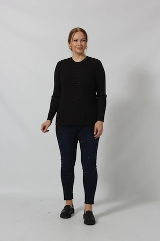 Taş İşleme Detaylı Çizgi Örgü Desenli Kazak Siyah