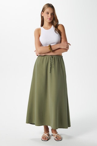 Kadın Trend Modal Serin Kumaş Haki Bel Lastikli Cepli Rahat Kalıp Uzun Etek