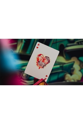 Theory11 Outcast Premium Oyun Kağıdı Limited Edition Koleksiyonluk İskambil Kartları