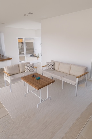 Neokas Balkon Mobilyası, Bahçe Takımı, Kafe Koltuğu, Bekleme Alanı Koltuğu, 2 + 3 + Masa Beyaz
