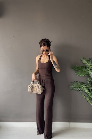 Vadon 1010 Kadın Bürümcük Dokulu Halter Yaka Crop Atlet Bol Paça Pantolon Takım Kahverengi