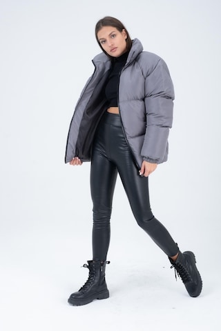 Kadın Reglan Kol Dik Yaka Age Of State Baskılı Mont Füme