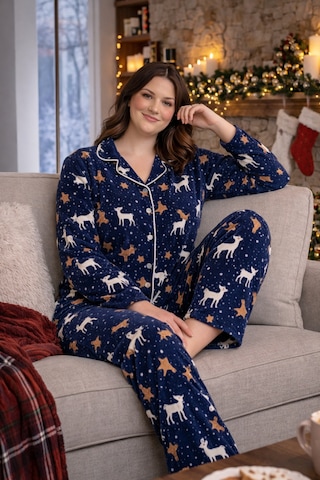 Nisanca Kışlık Yılbaşı Desenli Kadın Gömlek Polar Pijama Takımı- Geyikli Yılbaşı Pijaması- Büyük Beden Pijama Lacivert